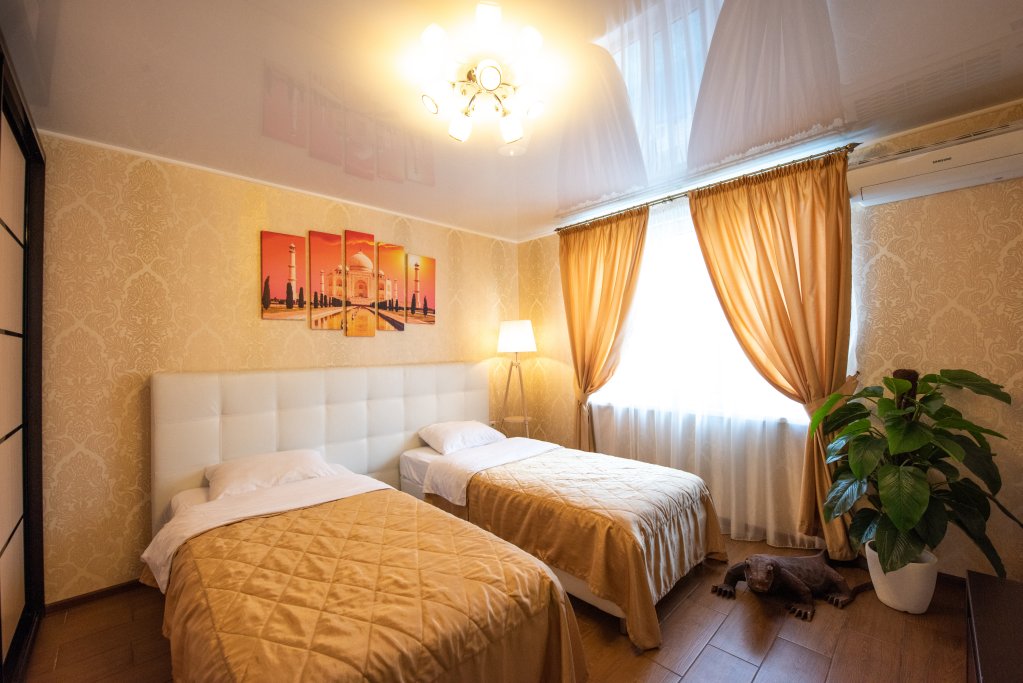 Standard Doppel Zimmer mit Balkon Vechernij Gorod Hotel
