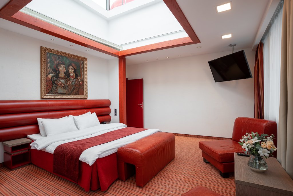 Двухместный люкс панорамный Red Stars Hotel