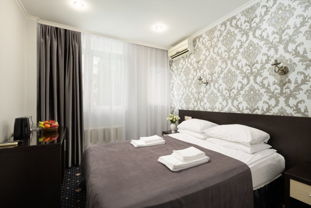 Standard Doppel Zimmer mit Balkon Kiparis Hotel
