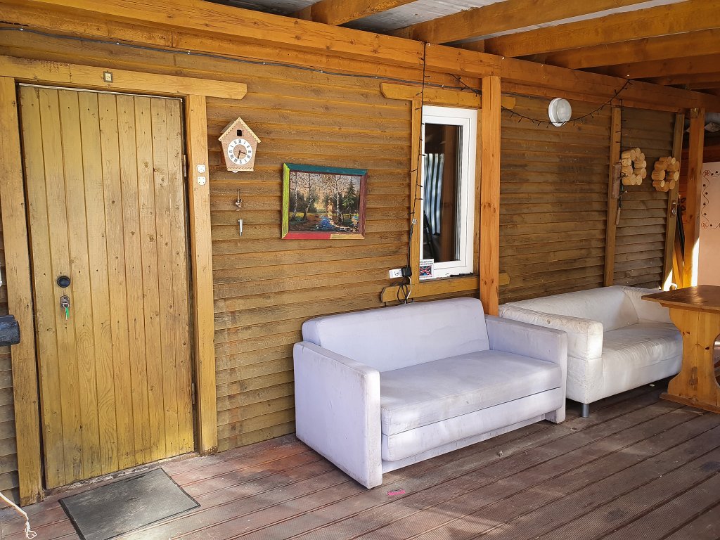 Quintuple cottage Tarhovka Guest house