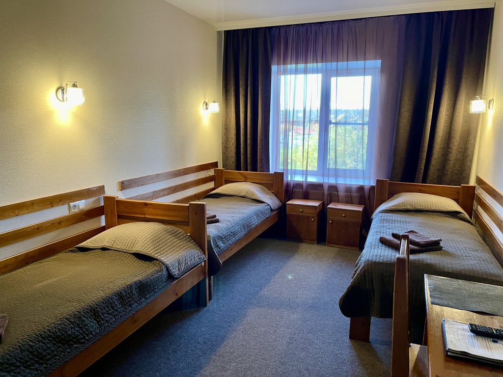 Standard Triple room Uyut Hotel