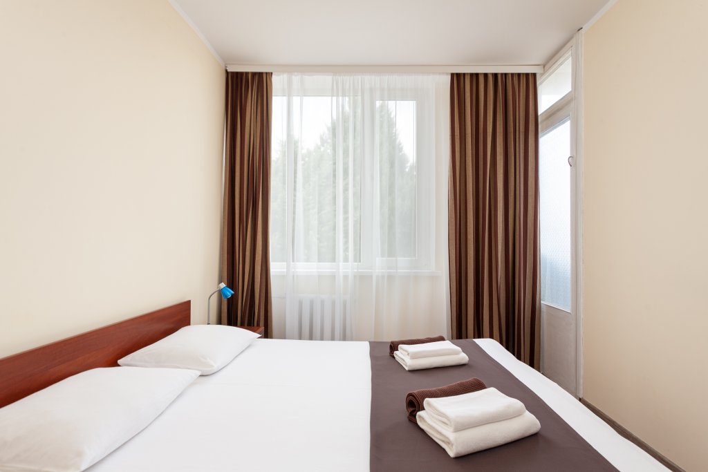 Двухместный номер Comfort с 2 комнатами с балконом и с видом на парк Санаторий «Таврия»