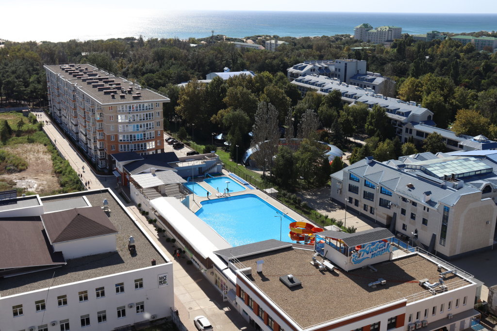 Estudio con balcón y con vista Pionersliy prospekt 274B Apartments