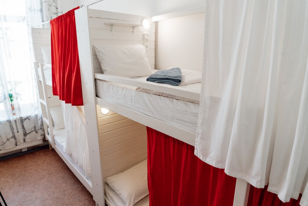 Кровать в общем номере (женский номер) Белый Хостел