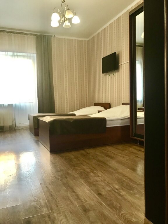 Standard quadruple chambre avec balcon Dzhan Tugan Hotel