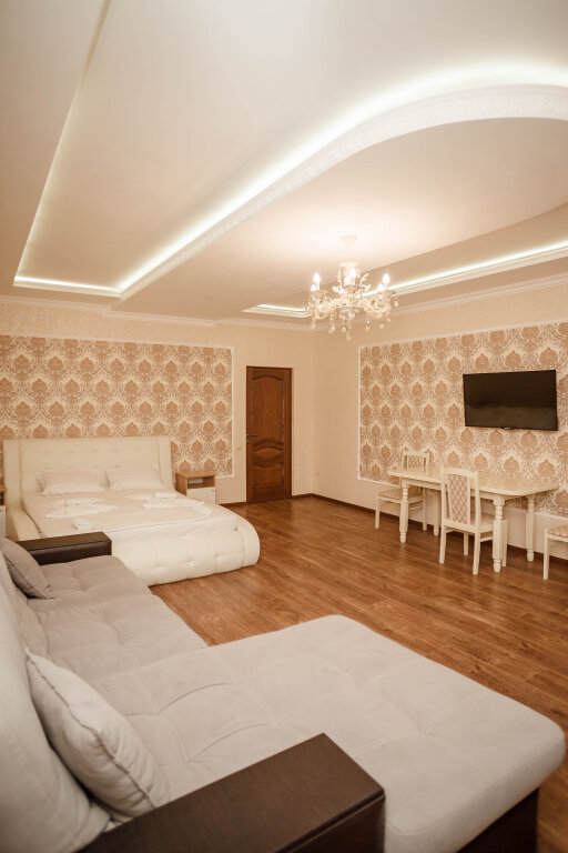 Appartamento quadruplo Luxury 2 camere con balcone e con vista sulla città Nika Premium Guest House