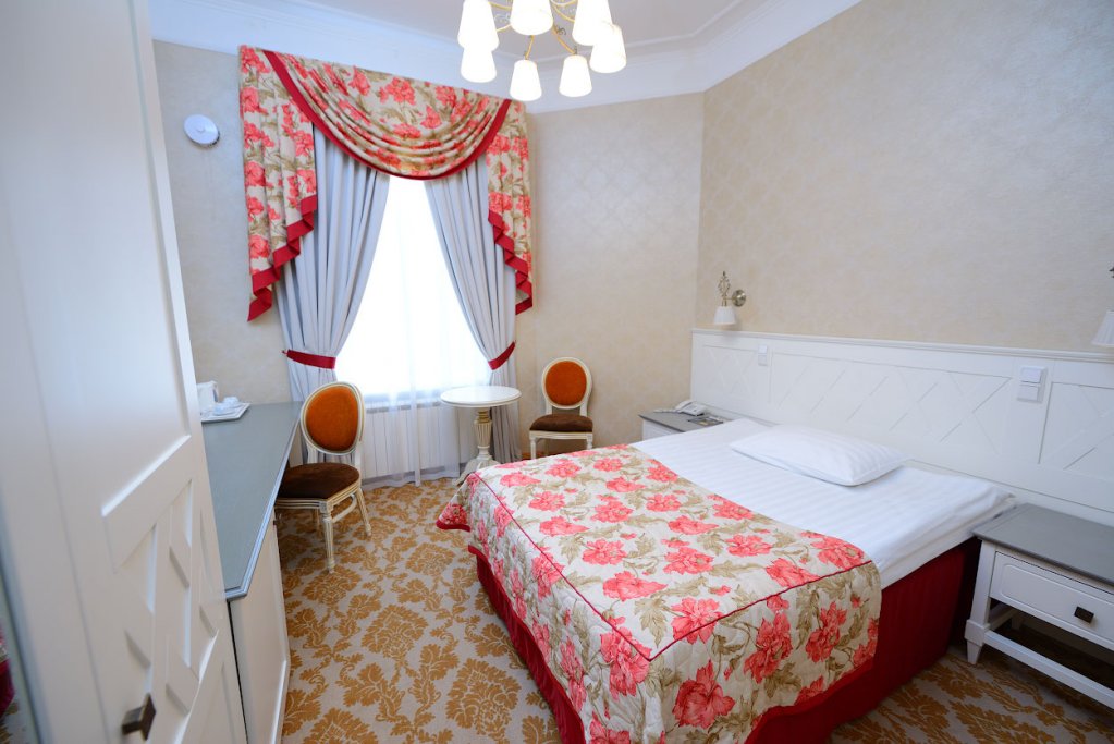 Comfort Single Neo room with courtyard view Cronwell Inn Stremyannaya