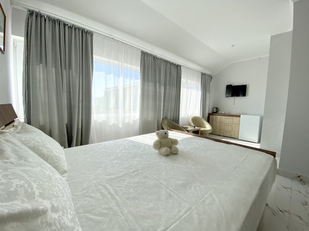 Standard Double room Azur Hotel