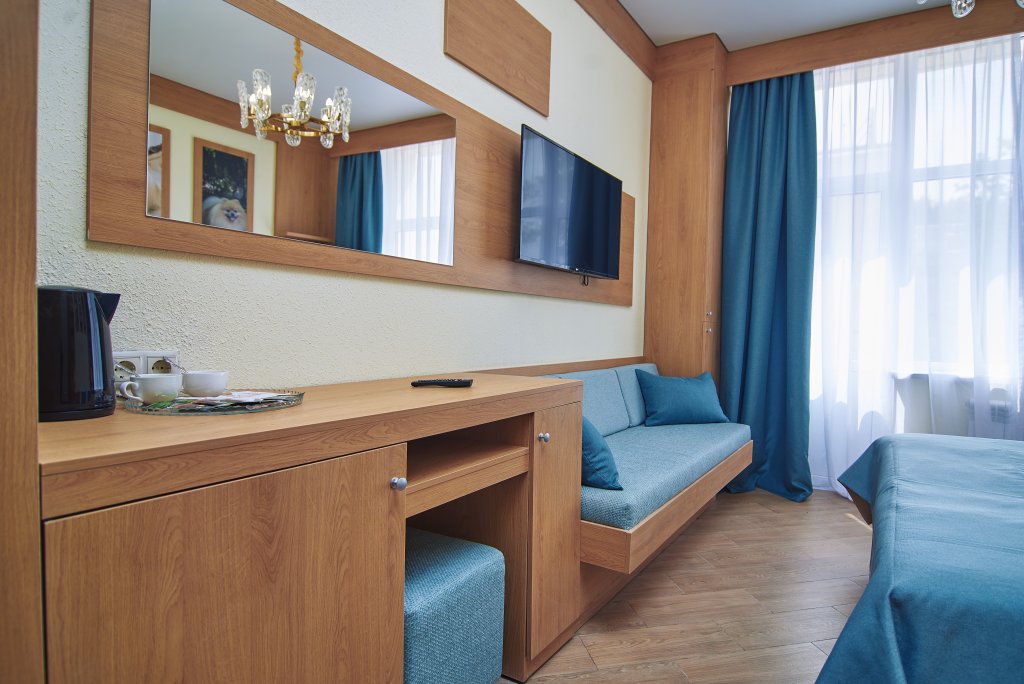 2 Bedrooms Suite with balcony Dvorets Narzanov