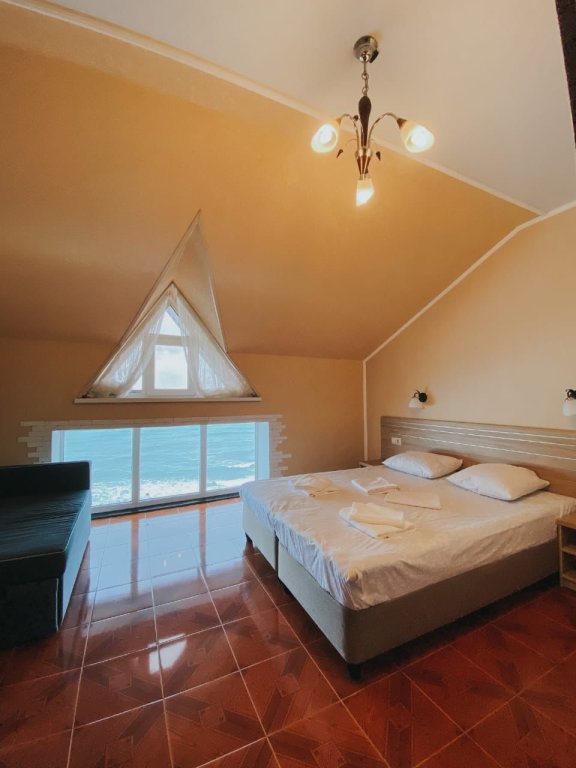 Standard Doppel Zimmer Dachboden mit Blick Riviera Grand Hotel