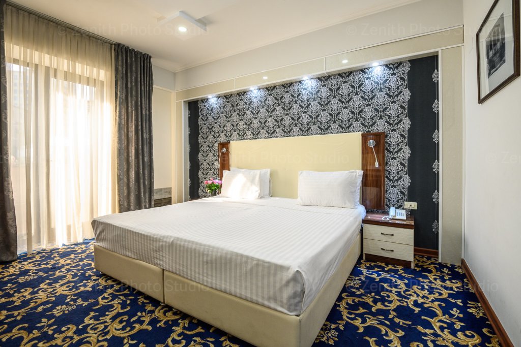 Deluxe Double room with balcony Royal Plaza Hotel Yerevan
