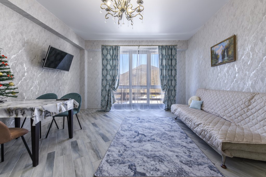 Apartamento familiar Confort con balcón y con vista Oplot Аpartments