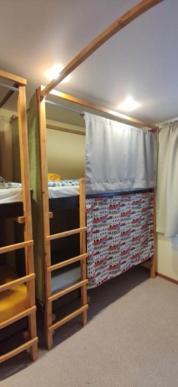 Cama en dormitorio compartido (dormitorio compartido femenino) Pukh Hostel