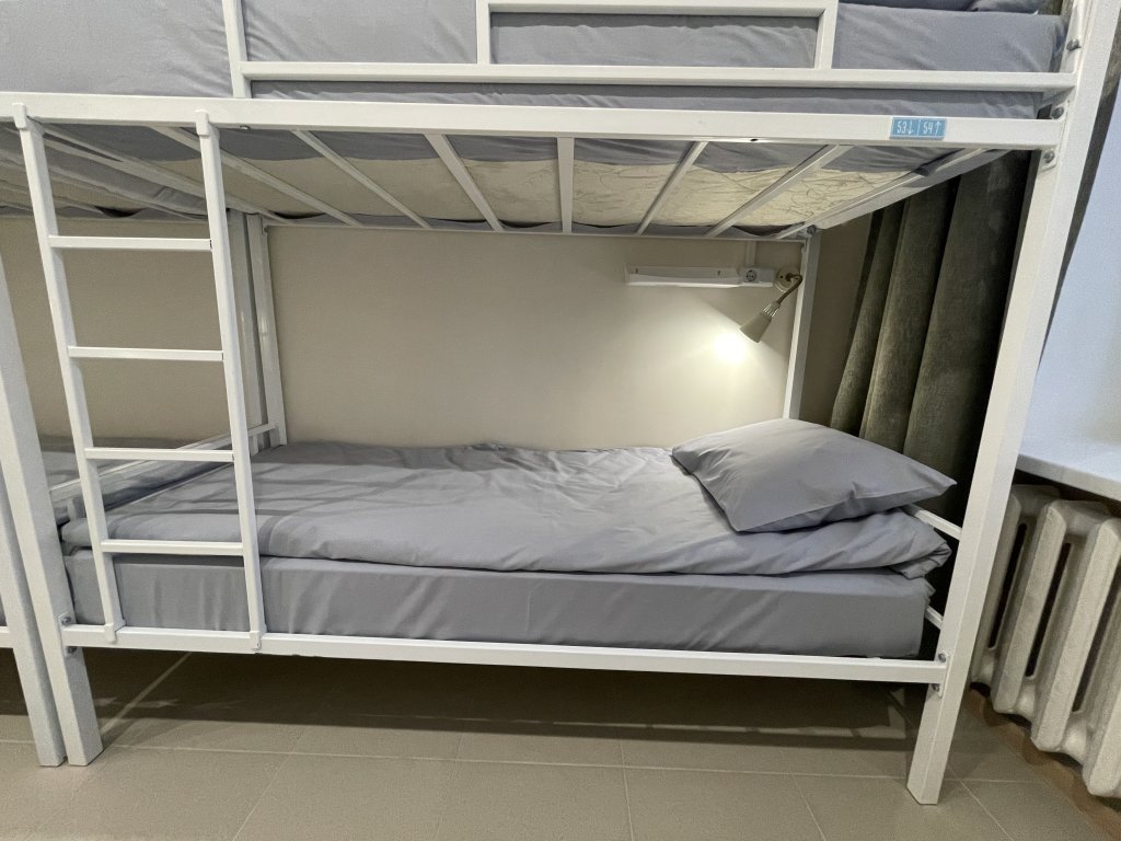 Кровать в общем номере ЛюксСон