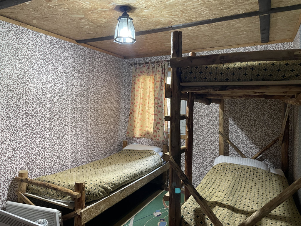 Кровать в общем номере Туристический Комплекс Чычкан