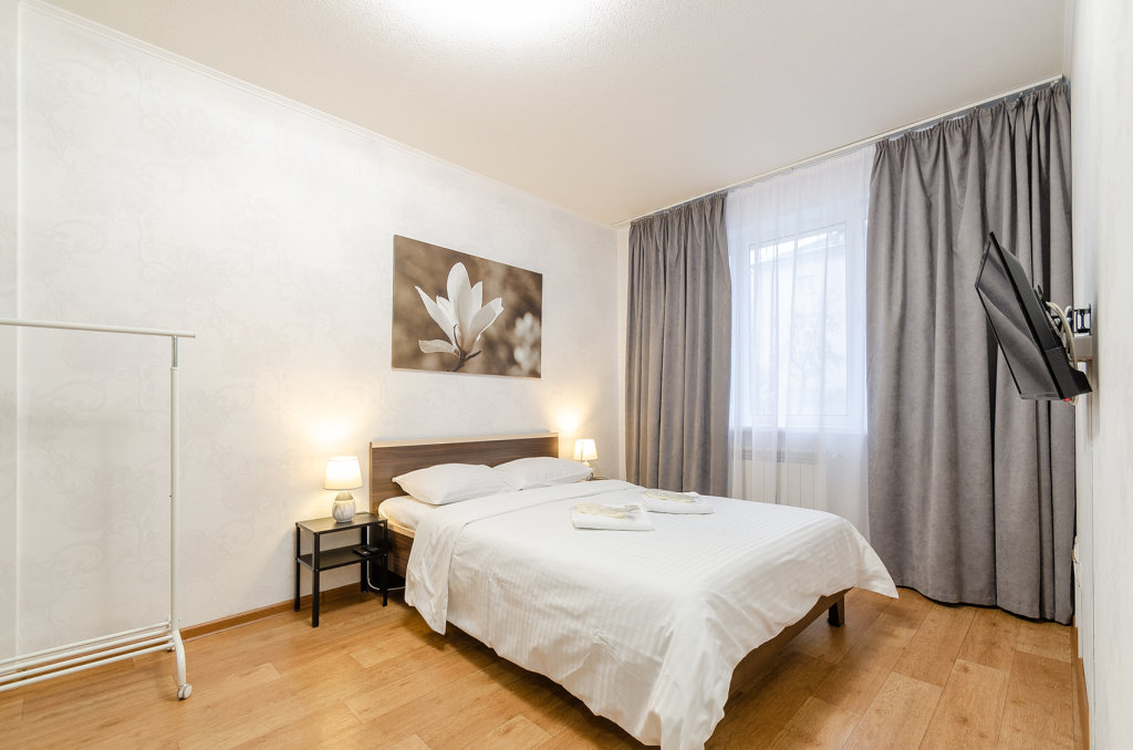 Confort double chambre avec balcon Kvartirnoe Byuro Kryilya Apartments