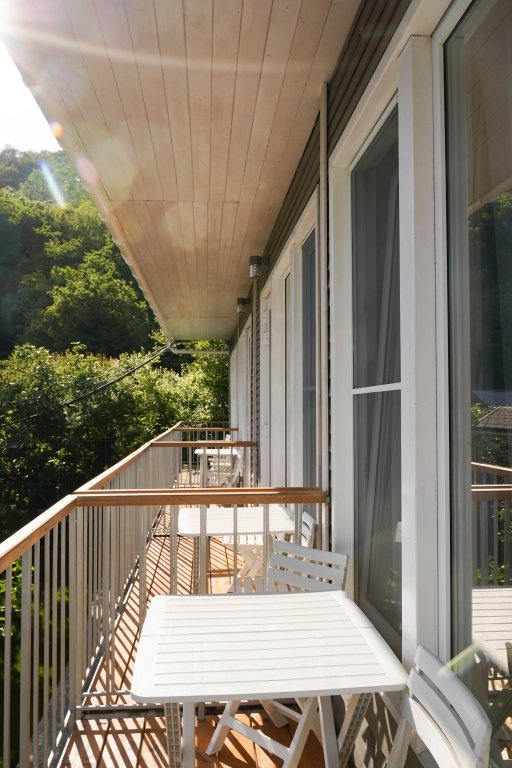 Standard Doppel Zimmer mit Balkon und mit Blick Shepsi River Village Eco- Hotel