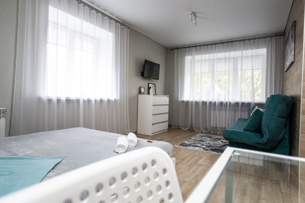 Suite junior VGOSTIOMSK prospekt Mira 12 studiya dva razdelnykh spalnykh Apartments