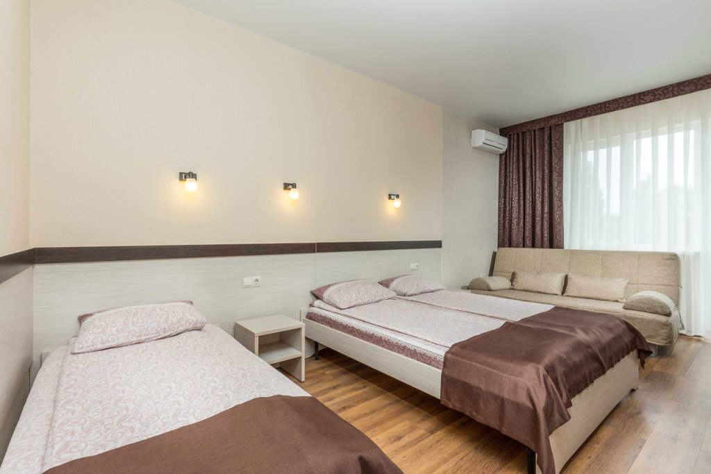 Standard Fünfer Zimmer mit Balkon Hotel Dyuny Dzhemete