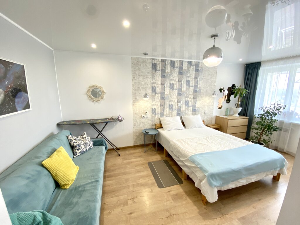 Supérieure quadruple appartement avec balcon Kosmos V Tsentre Vyksy Flat