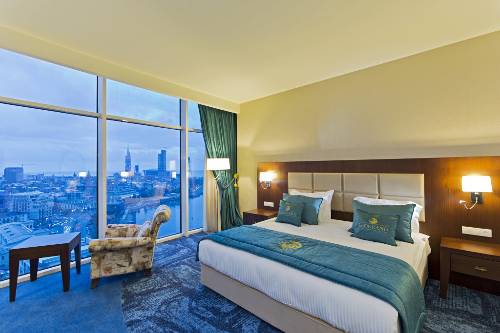 Superior Double room with city view JRW Welmond Hotel