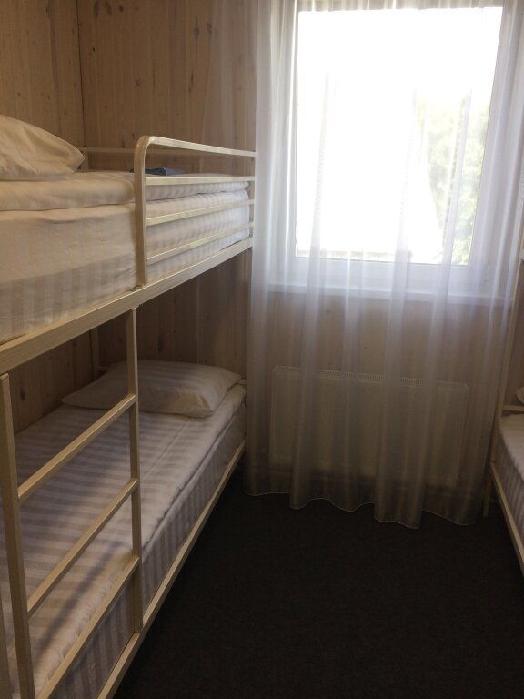 Кровать в общем номере (мужской номер) Мини-отель Дача