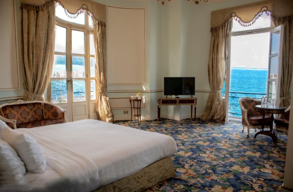 Полулюкс с балконом и с видом на море Windsor Palace Luxury Heritage Hotel