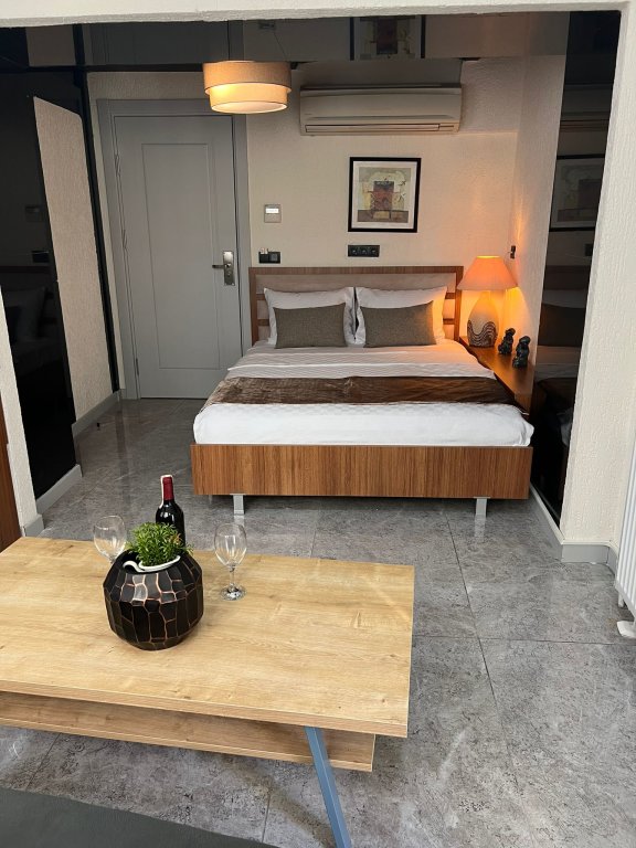 Deluxe Doppel Zimmer mit Balkon Costa Karakoy Hotel