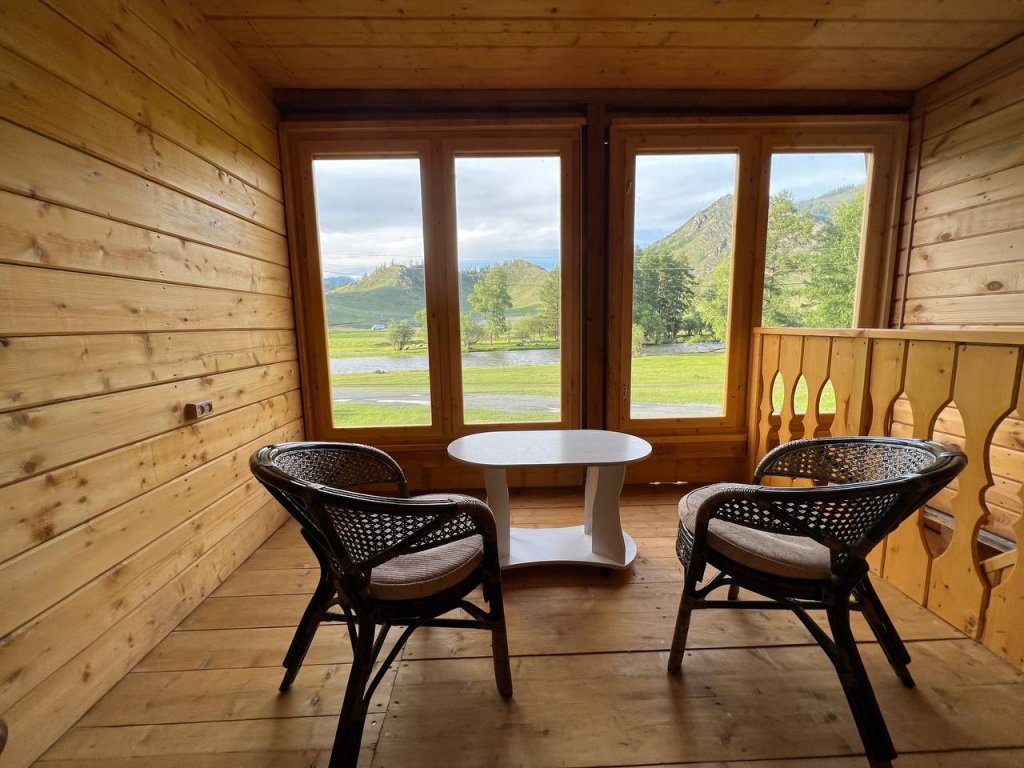 Двухместный люкс Premium с балконом и с красивым видом из окна База отдыха Алтайские дачи