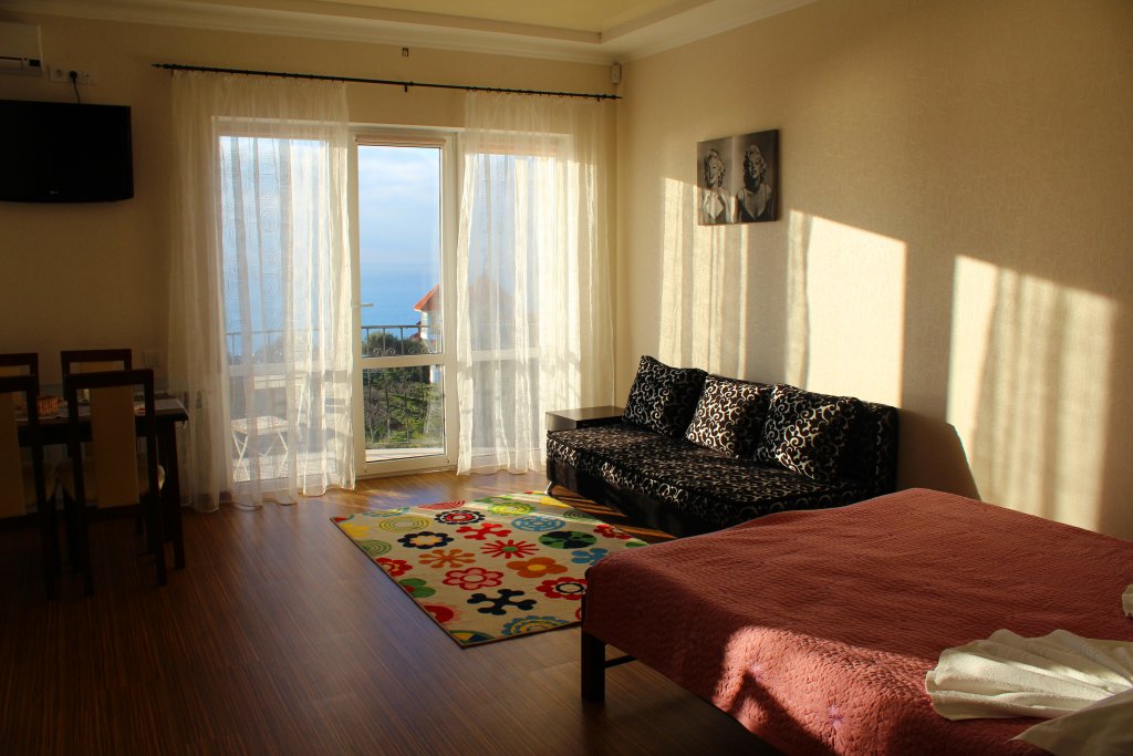 Студия с балконом и с видом на море Вилла Виктория