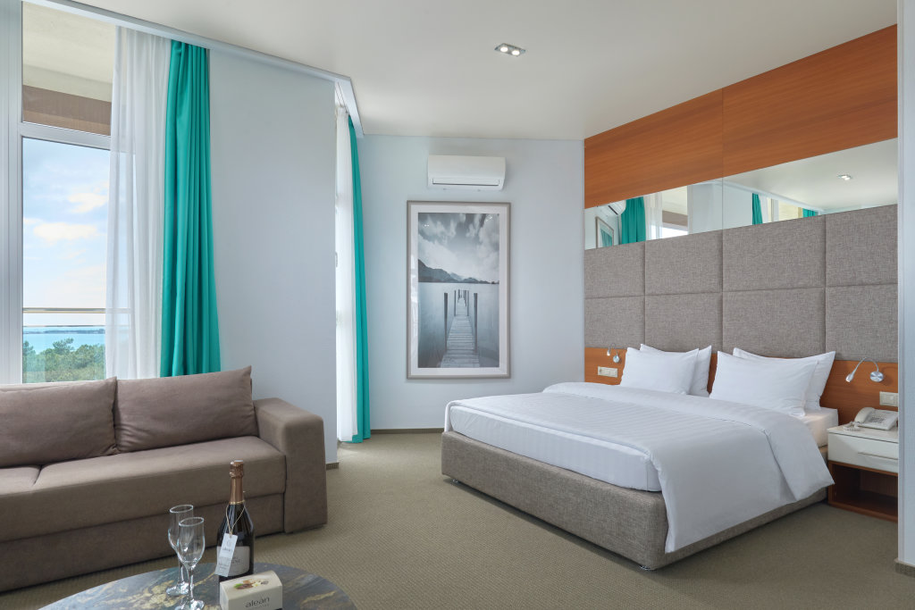 Double suite junior avec balcon Alean Family Resort & SPA Biarritz 4*