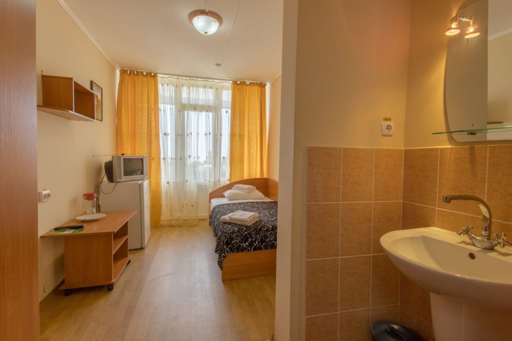 Single room with balcony Kurortny Hotel Atelika Gorizont Alushta  2**