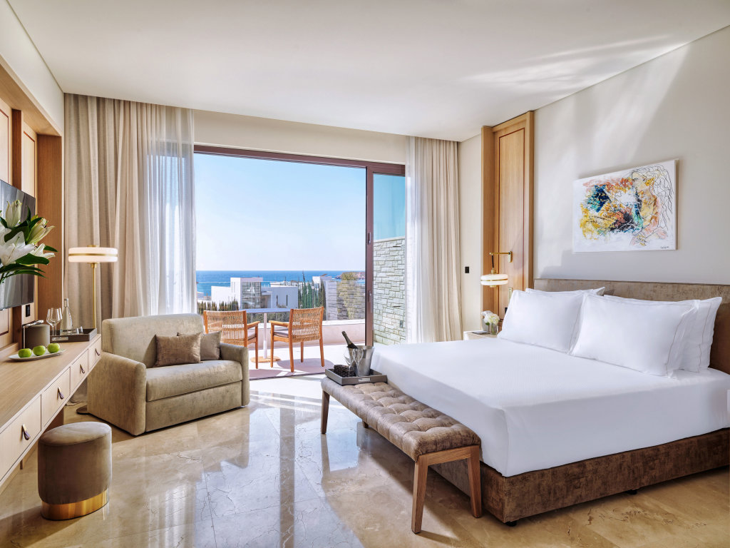 Трёхместный номер Cap Deluxe с балконом и с видом на море Cap St Georges Hotel & Resort