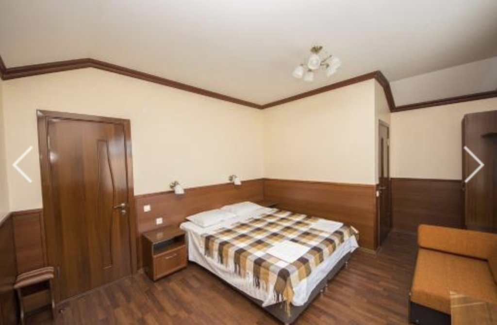 Superior Vierer Zimmer mit Blick Semeyny Na Trudyaschikhsya 68A Guest House