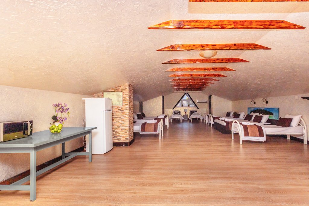 Studio Dachboden mit Balkon U Oksani Guest House