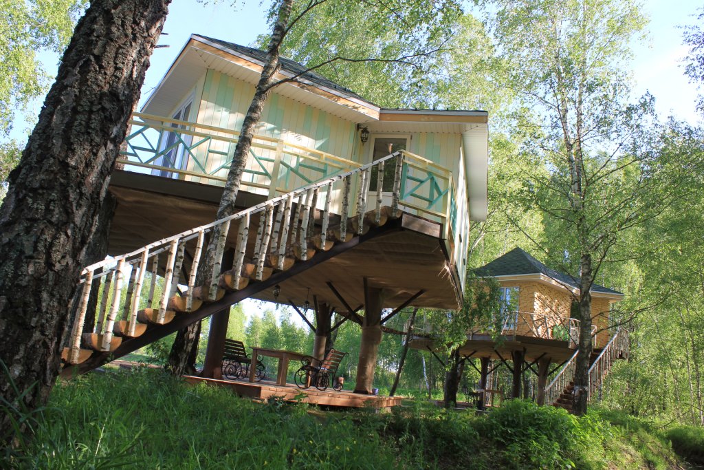 Famille cottage avec balcon et Avec vue Na Dereve Guesthouse