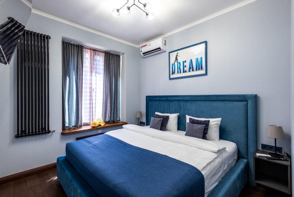 Executive Apartment 2 Schlafzimmer mit Balkon und mit Blick Comfort & Relax Home at Tsarskaya Ploshchad Apartments