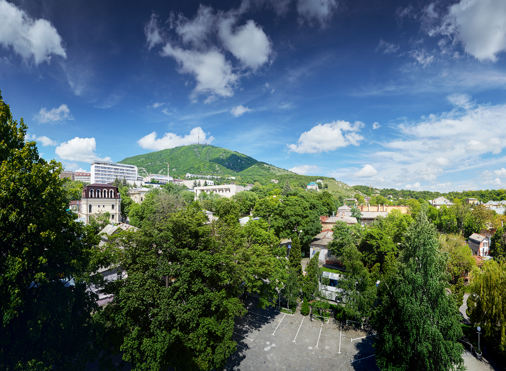 Красивые виды пятигорска. Пятигорск центр города. Пятигорск лето. Современный Пятигорск.