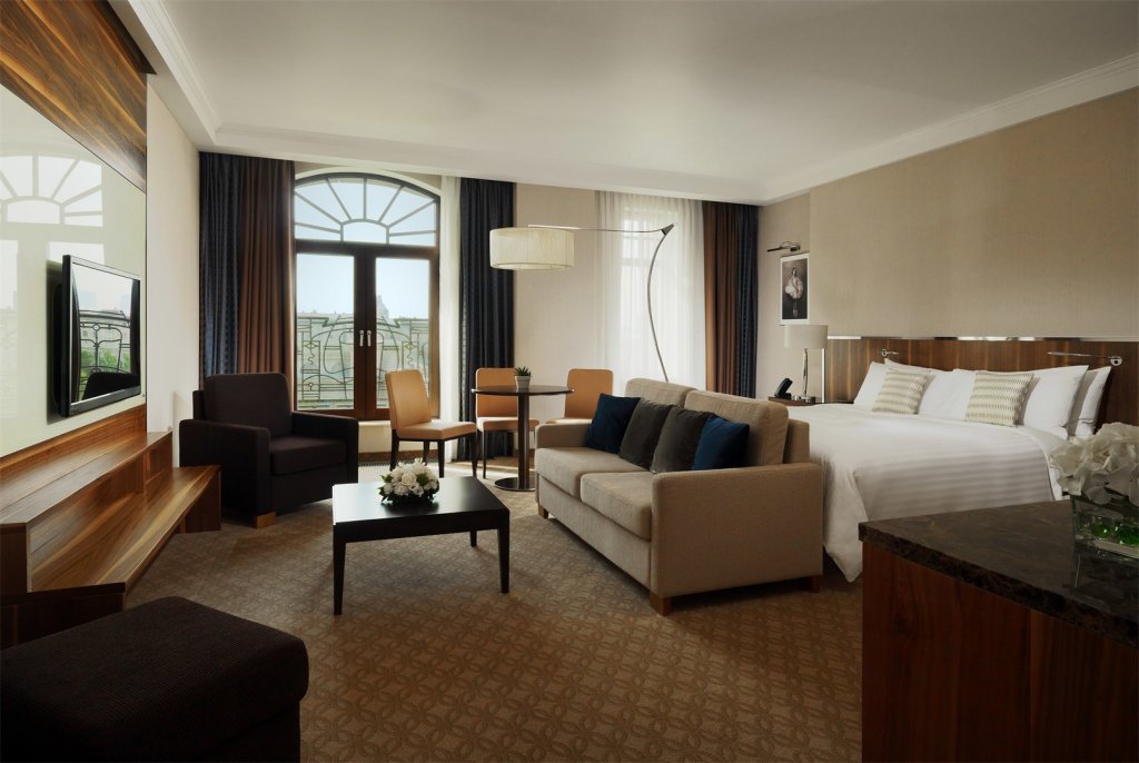 Junior suite con vista sulla città Grand Autograph Hotel (ex. Marriott)