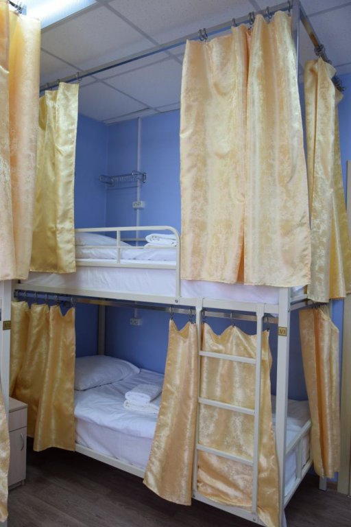 Cama en dormitorio compartido (dormitorio compartido femenino) Paratunka Hostel