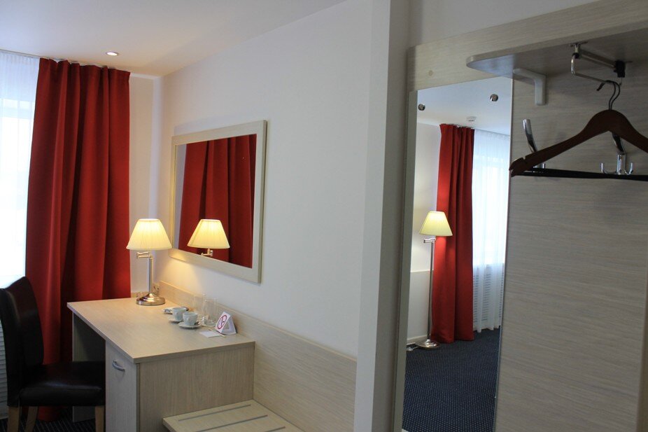 Business Doppel Zimmer mit Blick Aeroport Hotel