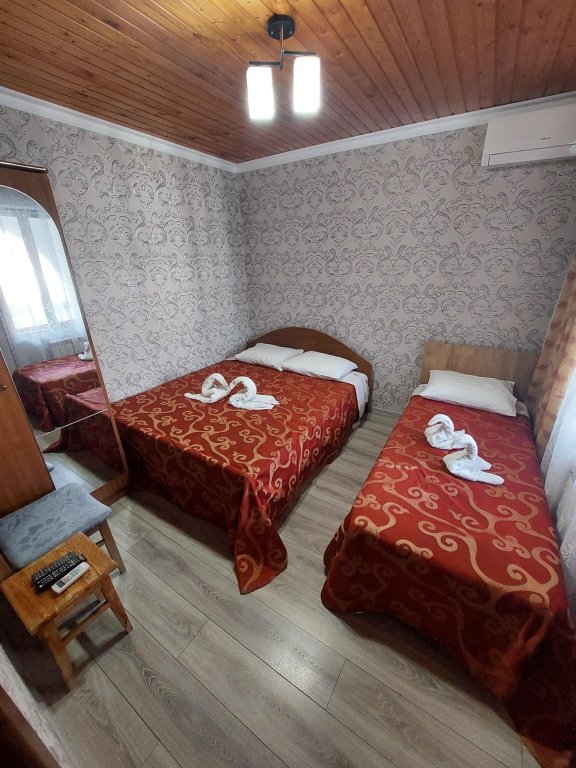 Économie triple chambre avec balcon et Avec vue U Berega Morya Guest House