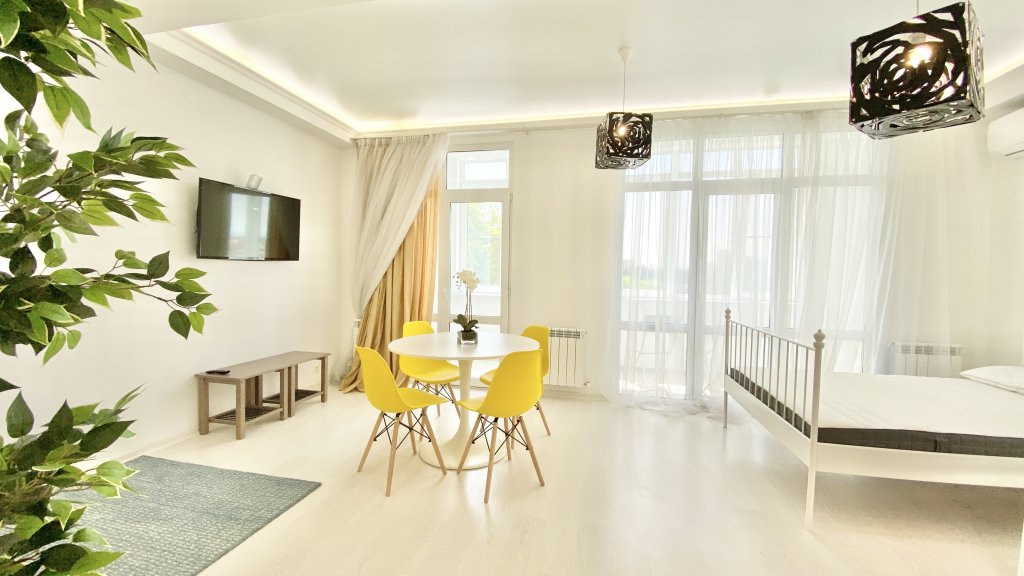 0114 Zimmer mit Balkon und mit Blick Alfa Metelyova Apartments