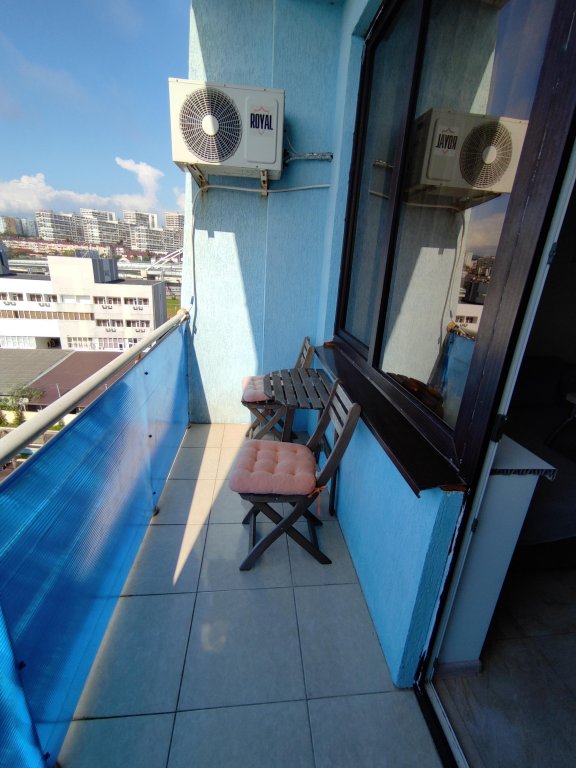 Двухместный семейный люкс с балконом и с красивым видом из окна ЖК Дельфин
