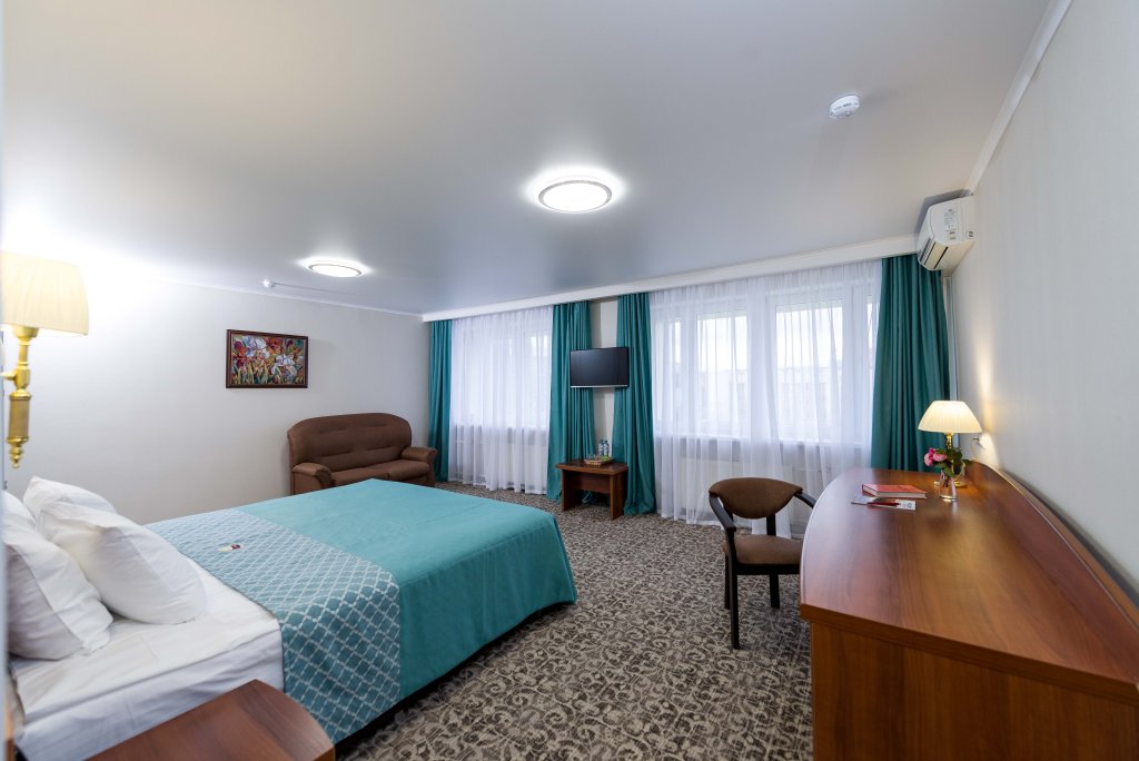 Double Junior Suite with city view Hotel Ural