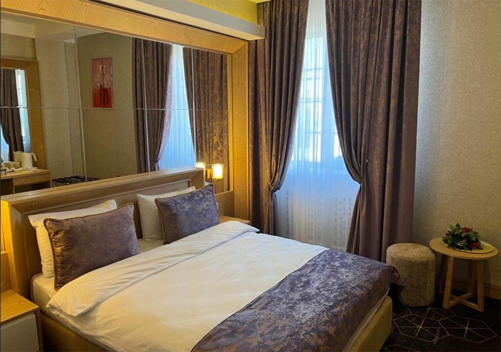 Standard Double room with view Regal Inn Badamdar Hotel