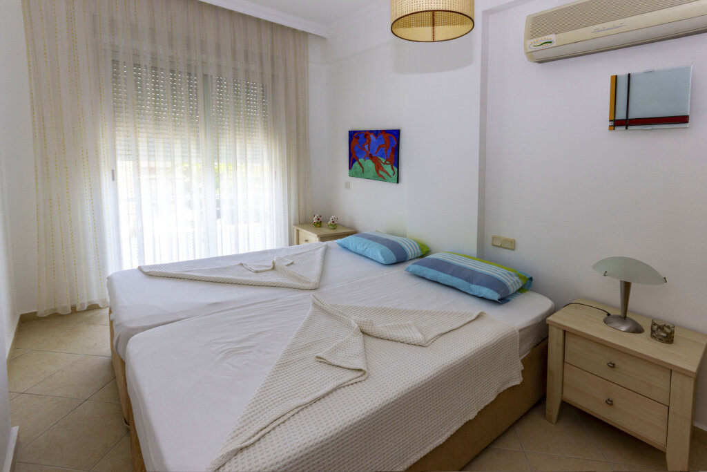 4 Bedrooms Villa with balcony Paradise Town Villa Beldora 100 MBPS free wifi