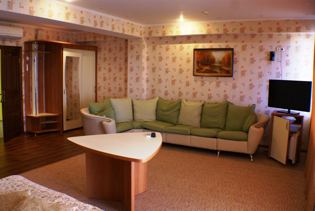 Двухместный номер Comfort с балконом Парадиз Отель