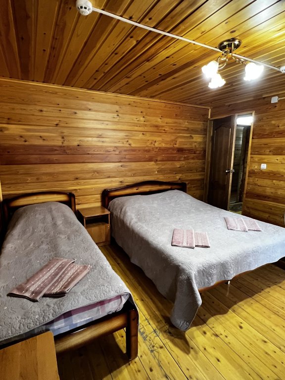 Habitación triple Económica Usad'ba Mar'ina Roscha Mini-Hotel