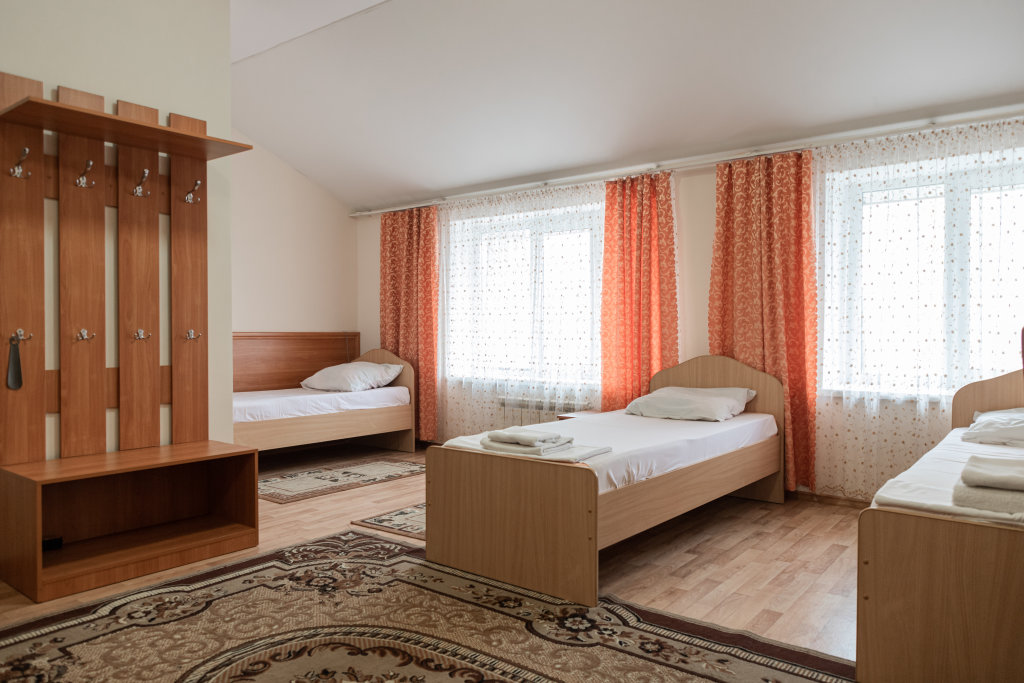 Economy Triple room with view Tarmanskij Guest House